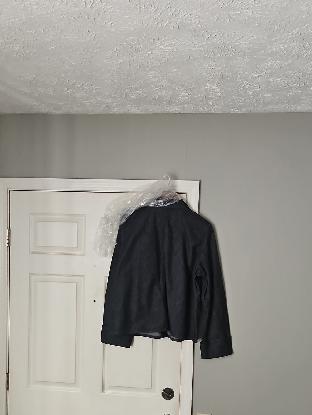 Cuffed Jacket in Crisp Denim - Picture 4 of 4